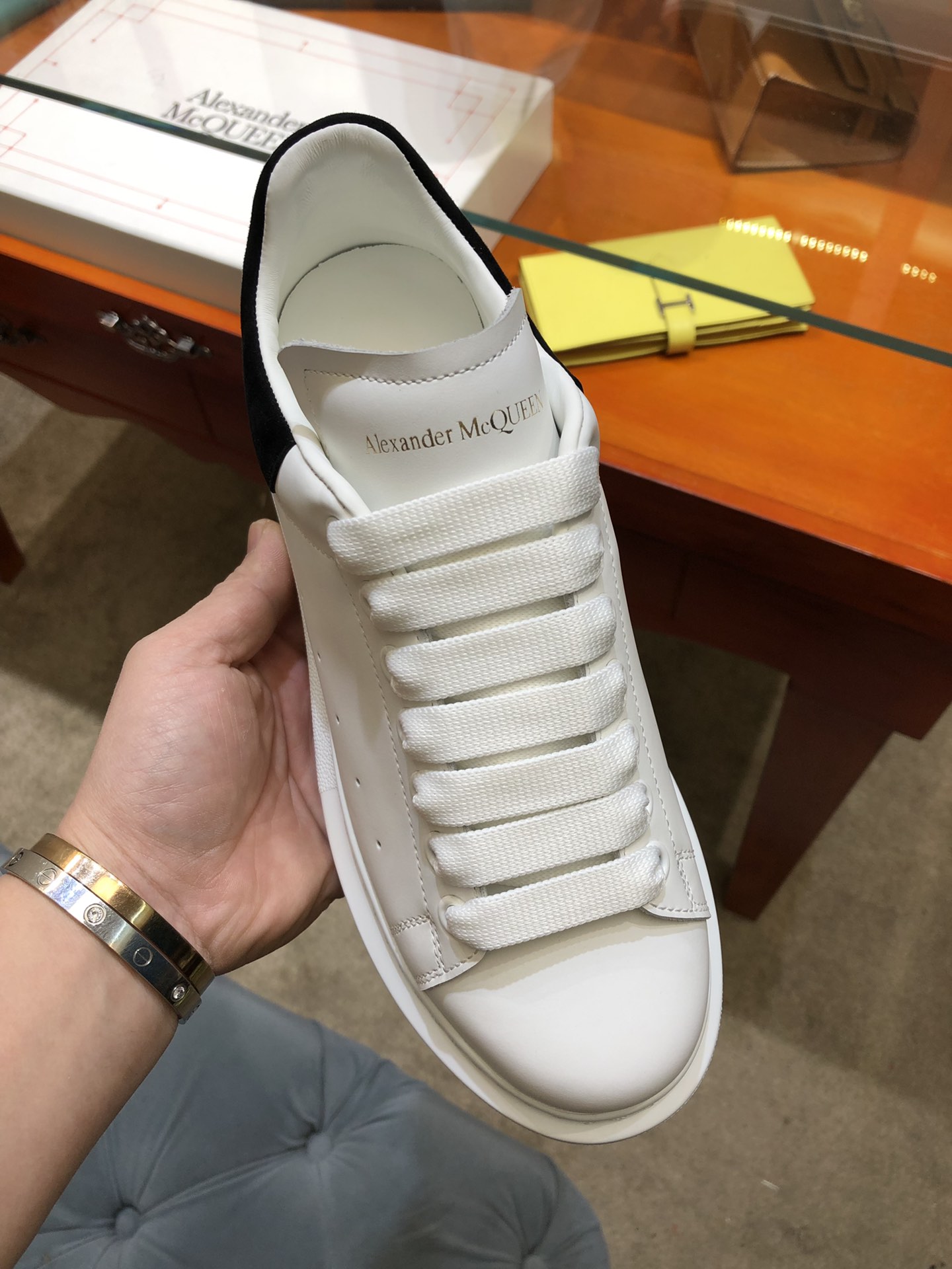 Bagsaaa A1exa*der Mcqv*en Oversized sneakers white