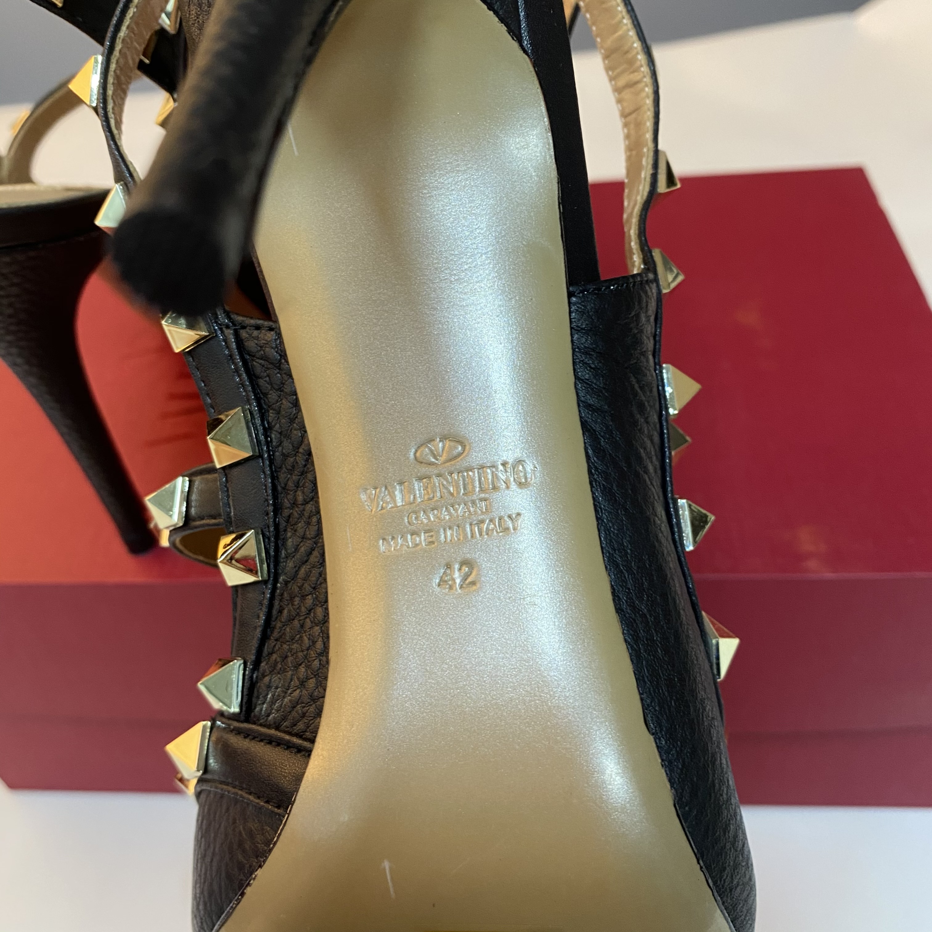 Va1e*ntin0 High Heel Black Grained Leather