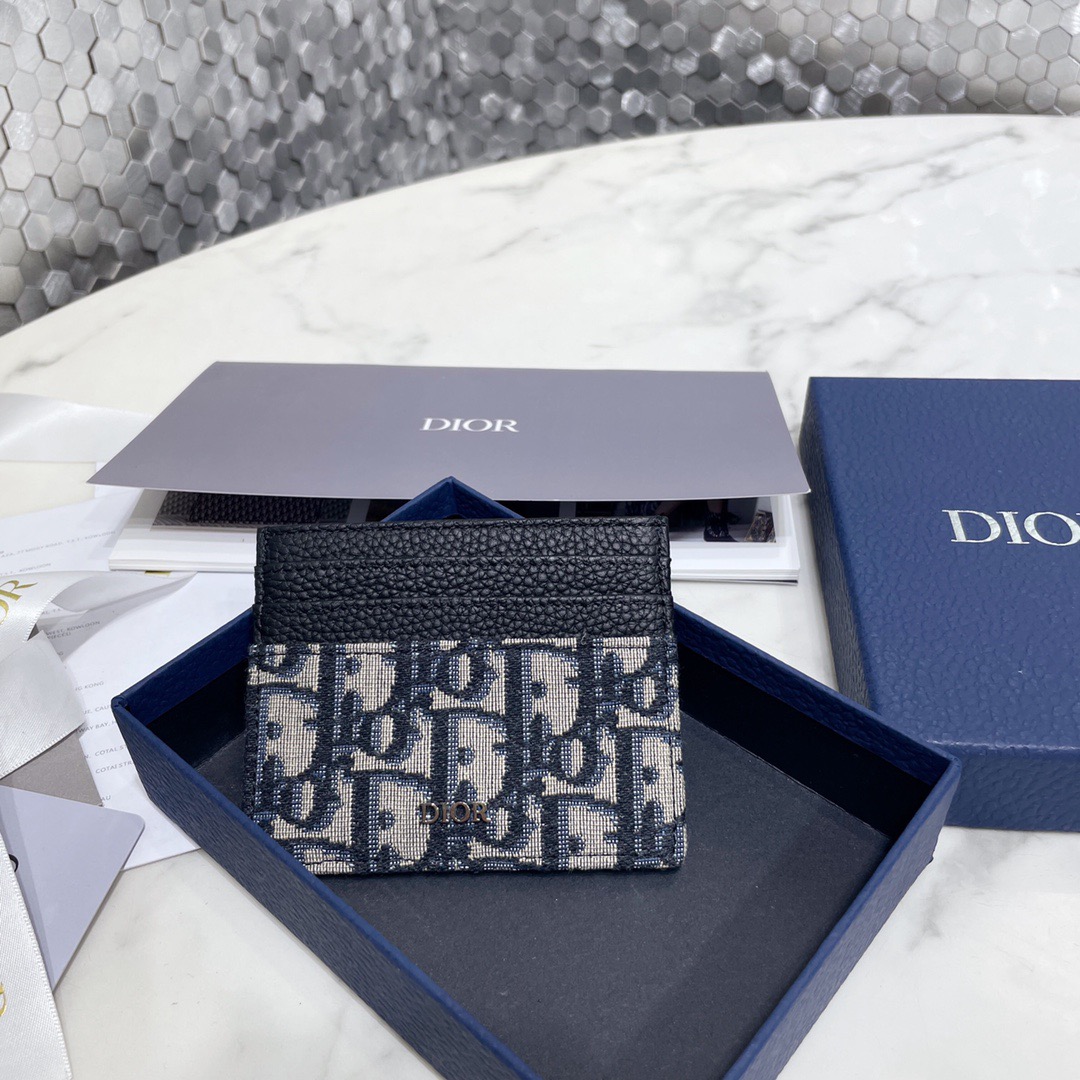 D10r Oblique Card Holder 