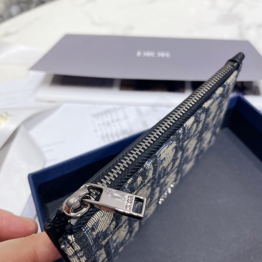 D10r Zipped Card Holder