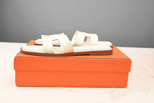 H**me5 Slippers White Leather