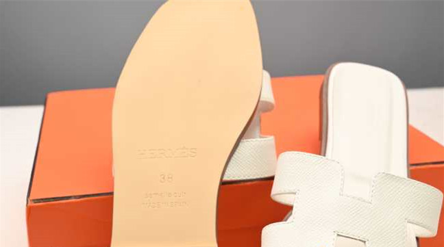 H**me5 Slippers White Leather