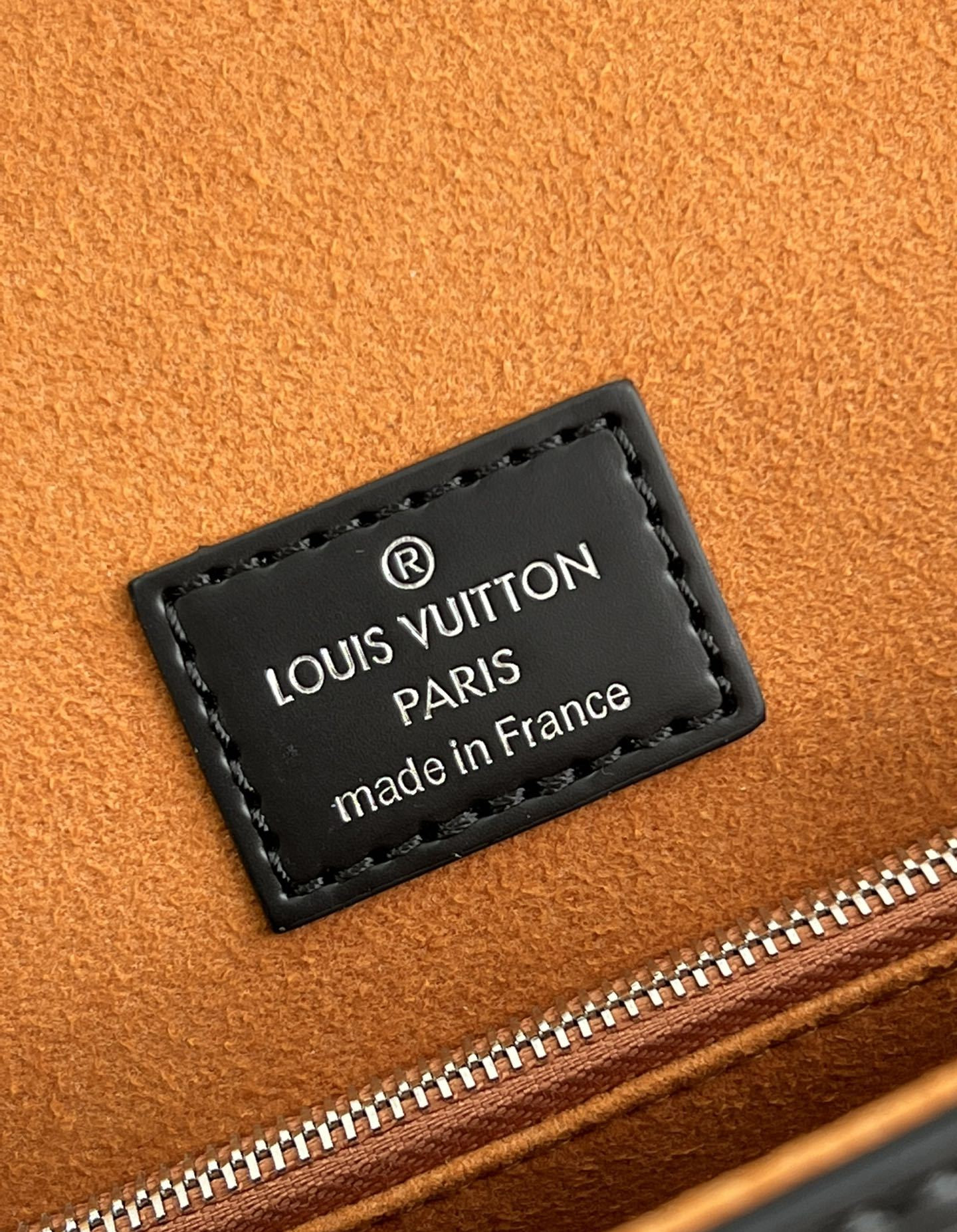L0vis Vvtt0n Grenelle M53695 Black