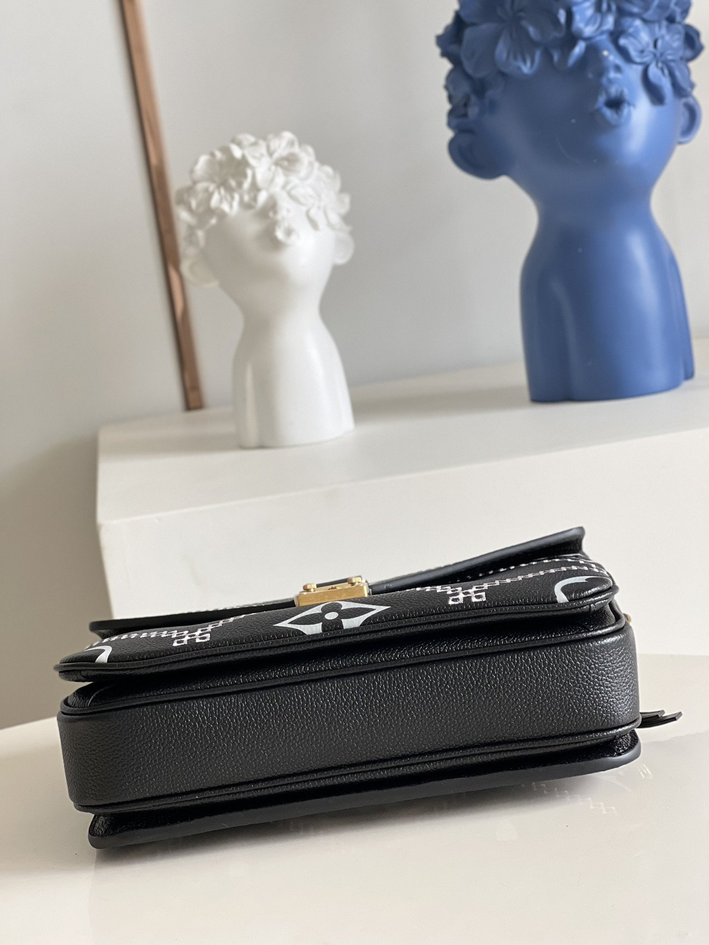 L0vis Vvtt0n Pochette M46028 02
