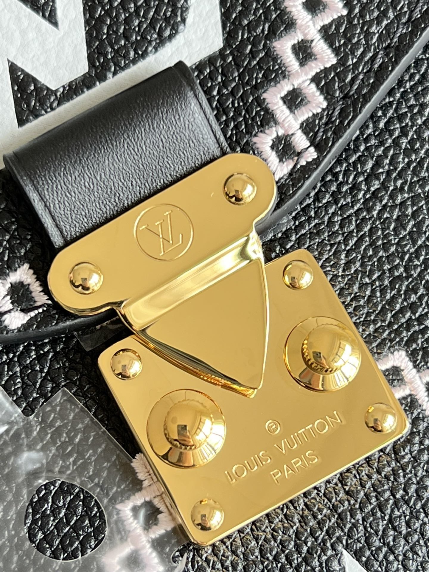 L0vis Vvtt0n Pochette M46028 02