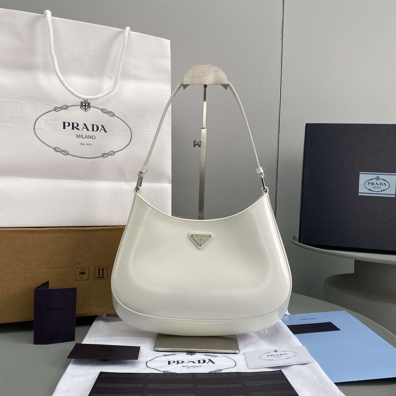Pra*a Cleo Bag White 