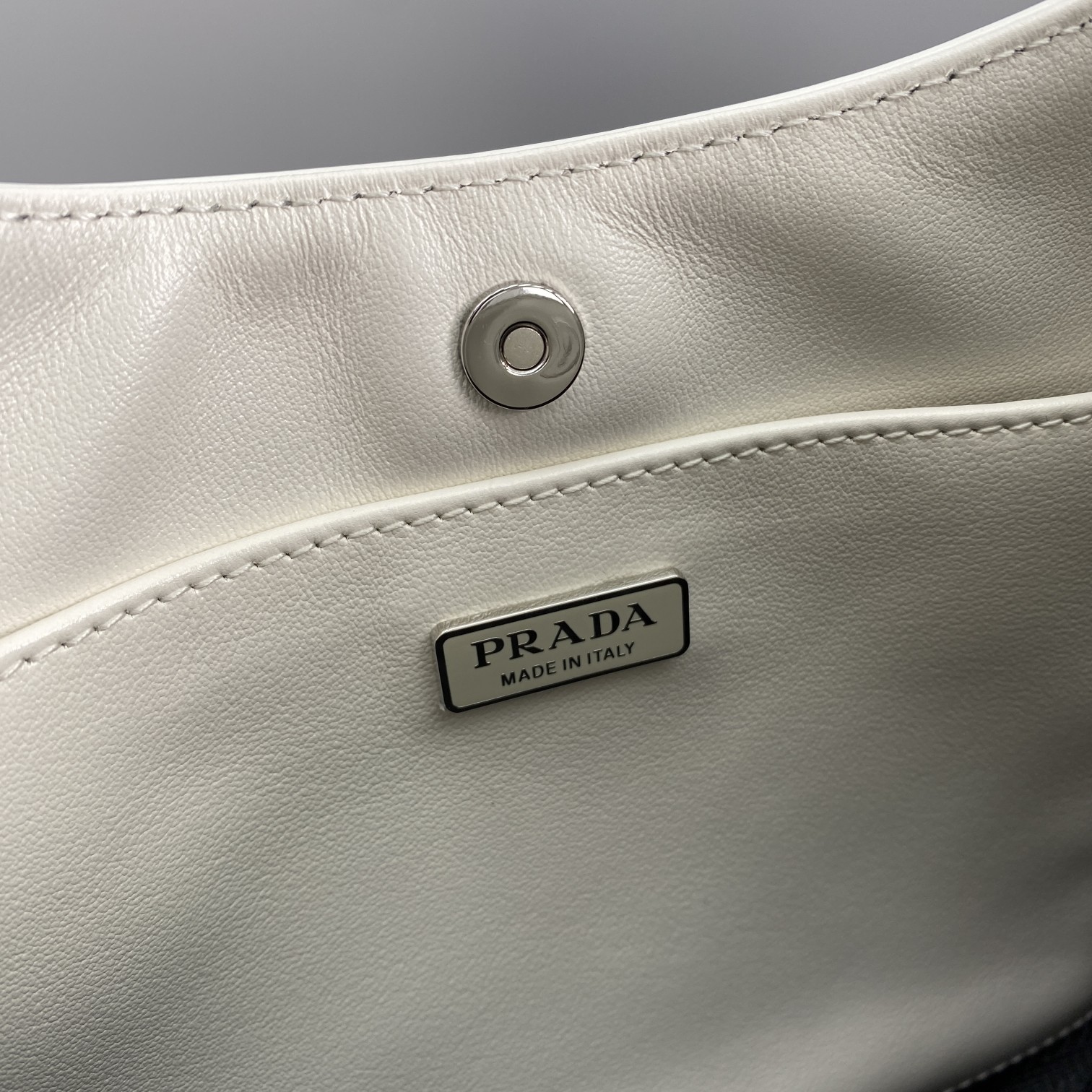Pra*a Cleo Bag White