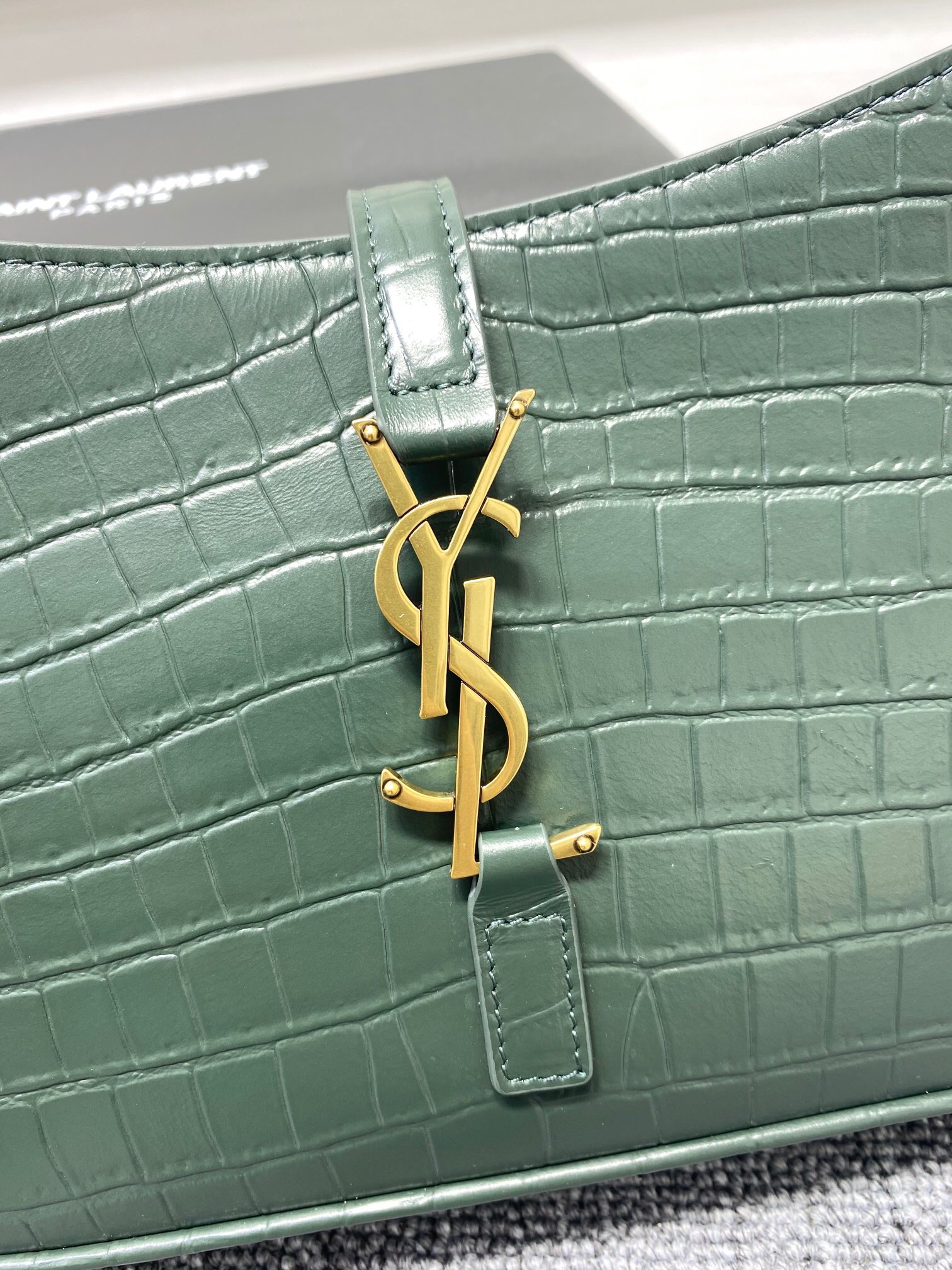 Y51 Hobo Bag
