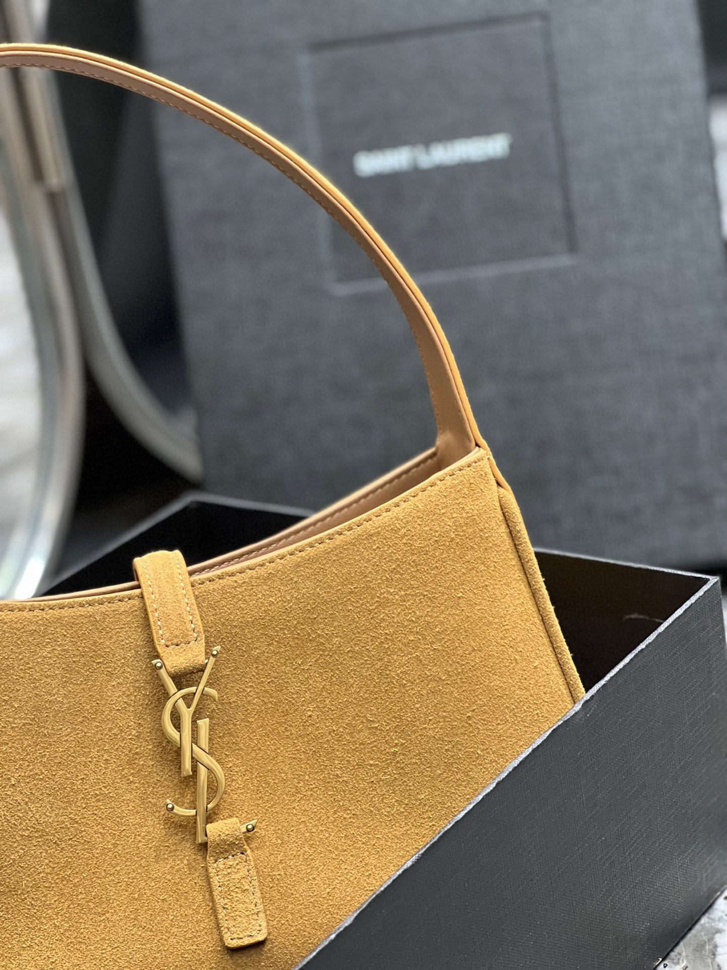 Y51 LE5A7 Hobo Vintage Bag