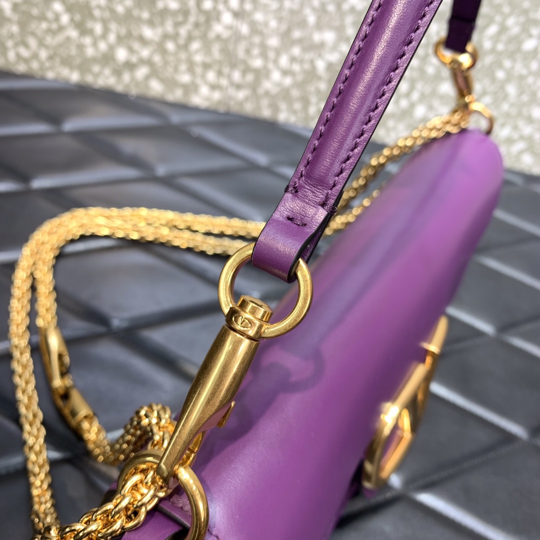 Va1e*ntin0 Garavani Loco Purple