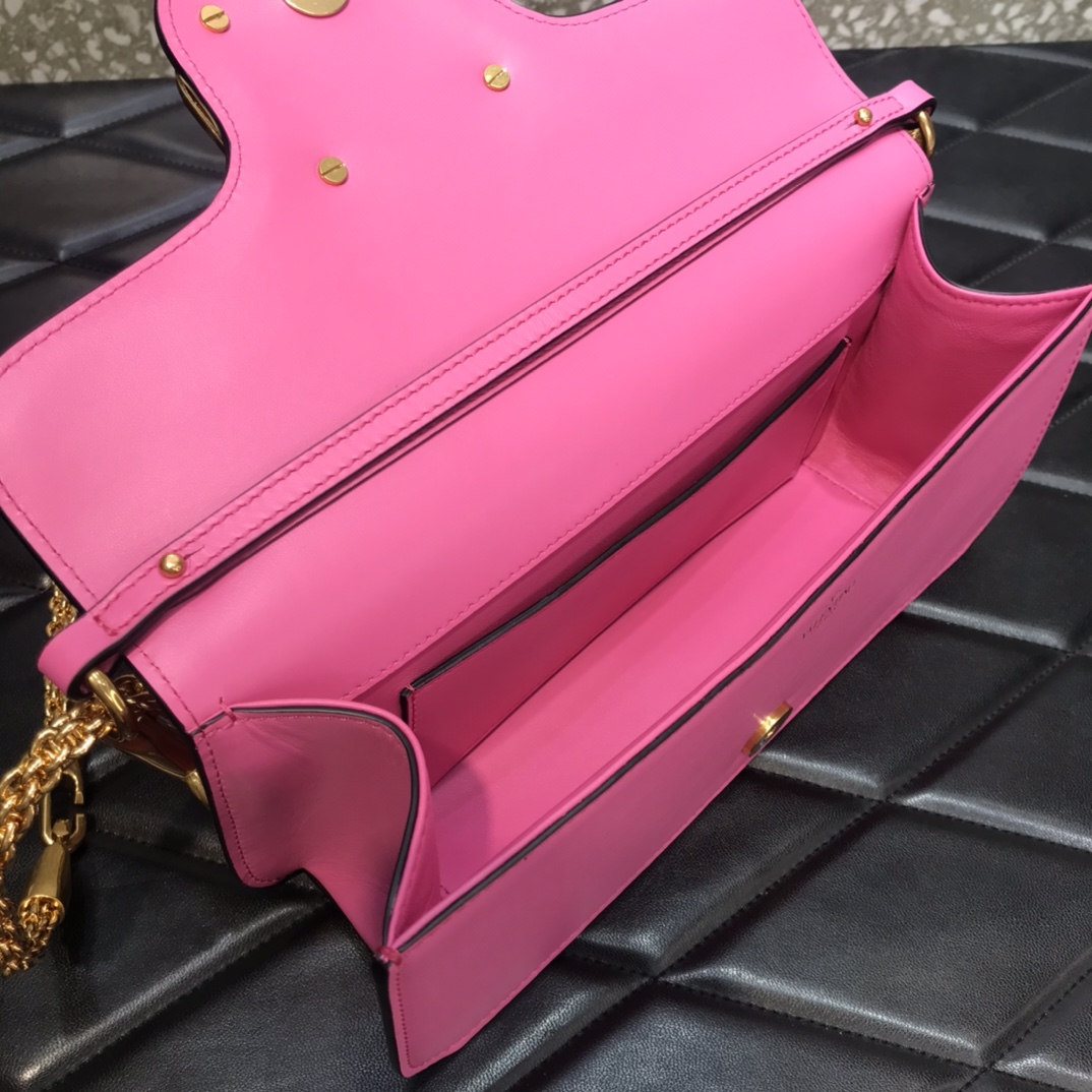 Va1e*ntin0 Garavani Loco Pink