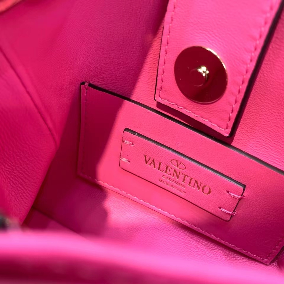 Va1e*ntin0 Garavani One Stud Handbag 21cm Pink