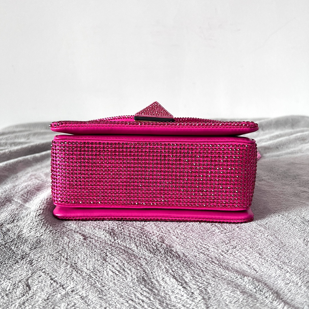 Va1e*ntin0 Onestud Crossbody Bag Pink