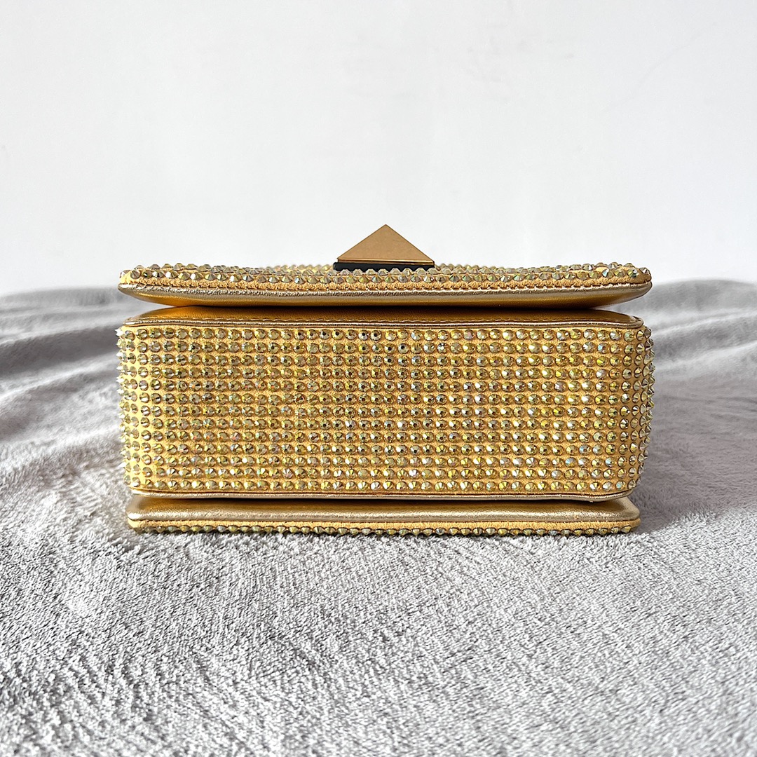 Va1e*ntin0 Onestud Crossbody Bag Yellow