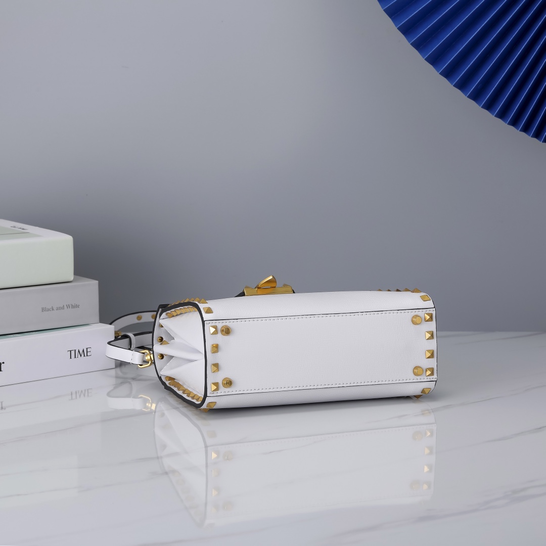 Va1e*ntin0 Garavani Rockstud Alcove bag White