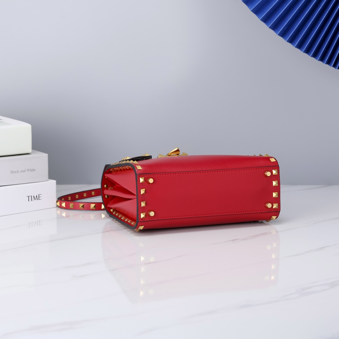 Va1e*ntin0 Garavani Rockstud Alcove bag Red