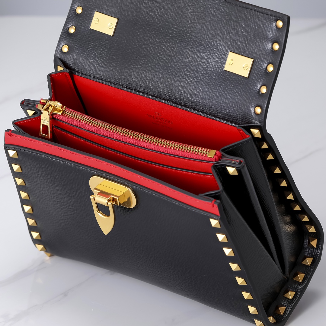 Va1e*ntin0 Garavani Rockstud Alcove bag Black