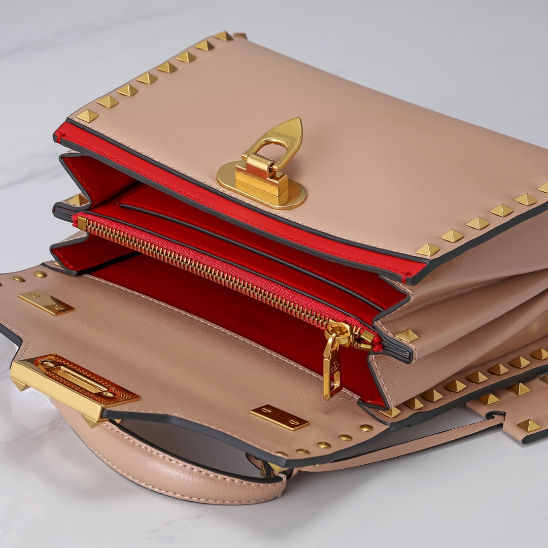 Va1e*ntin0 Garavani Rockstud Alcove bag Pink