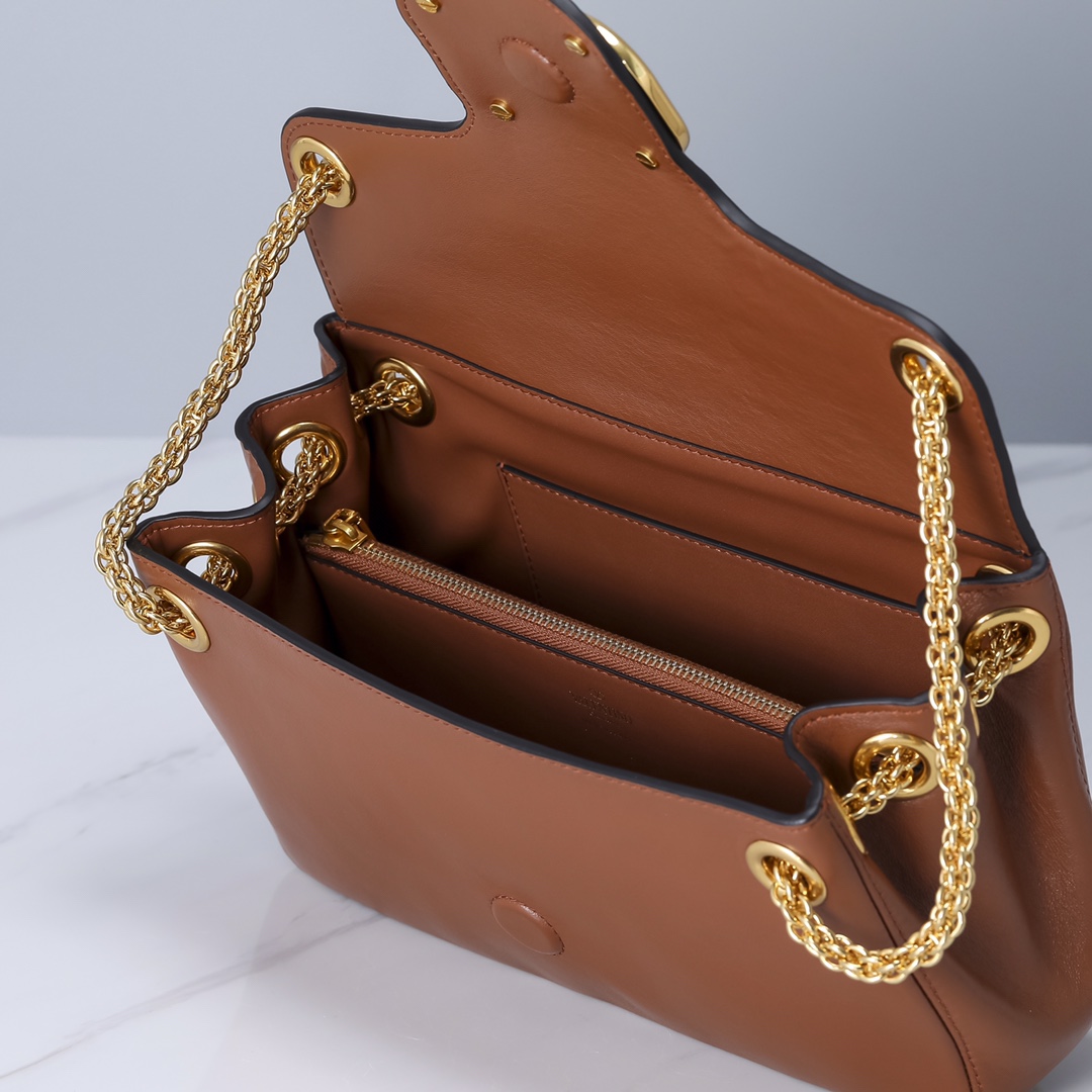 Va1e*ntin0 Garavani Stud Sign Bag Brown