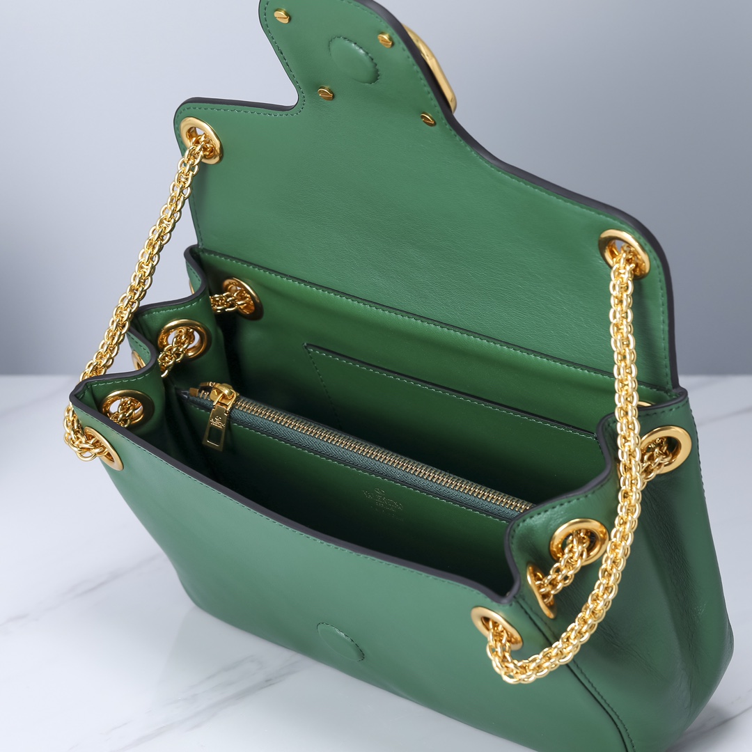 Va1e*ntin0 Garavani Stud Sign Bag Green