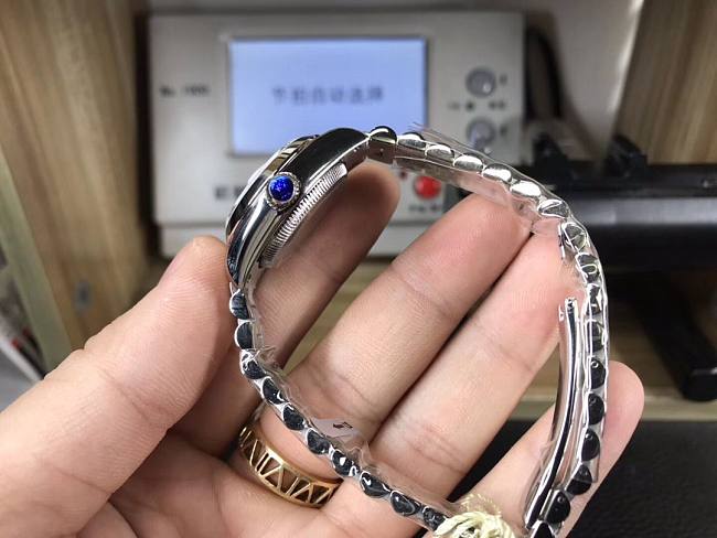 R01ex Women 28mm