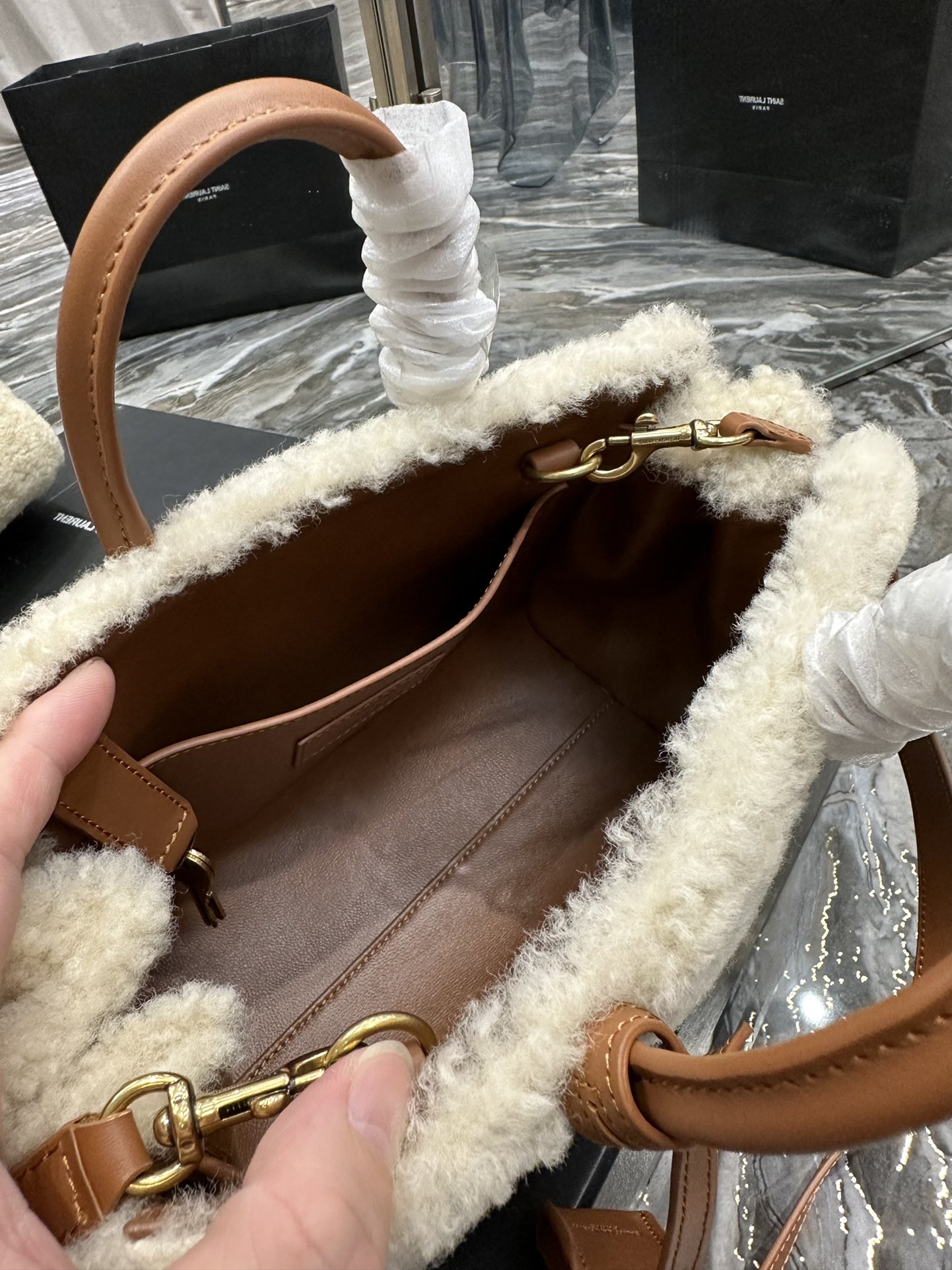 Y51 Sac De Jour Handbag 22cm