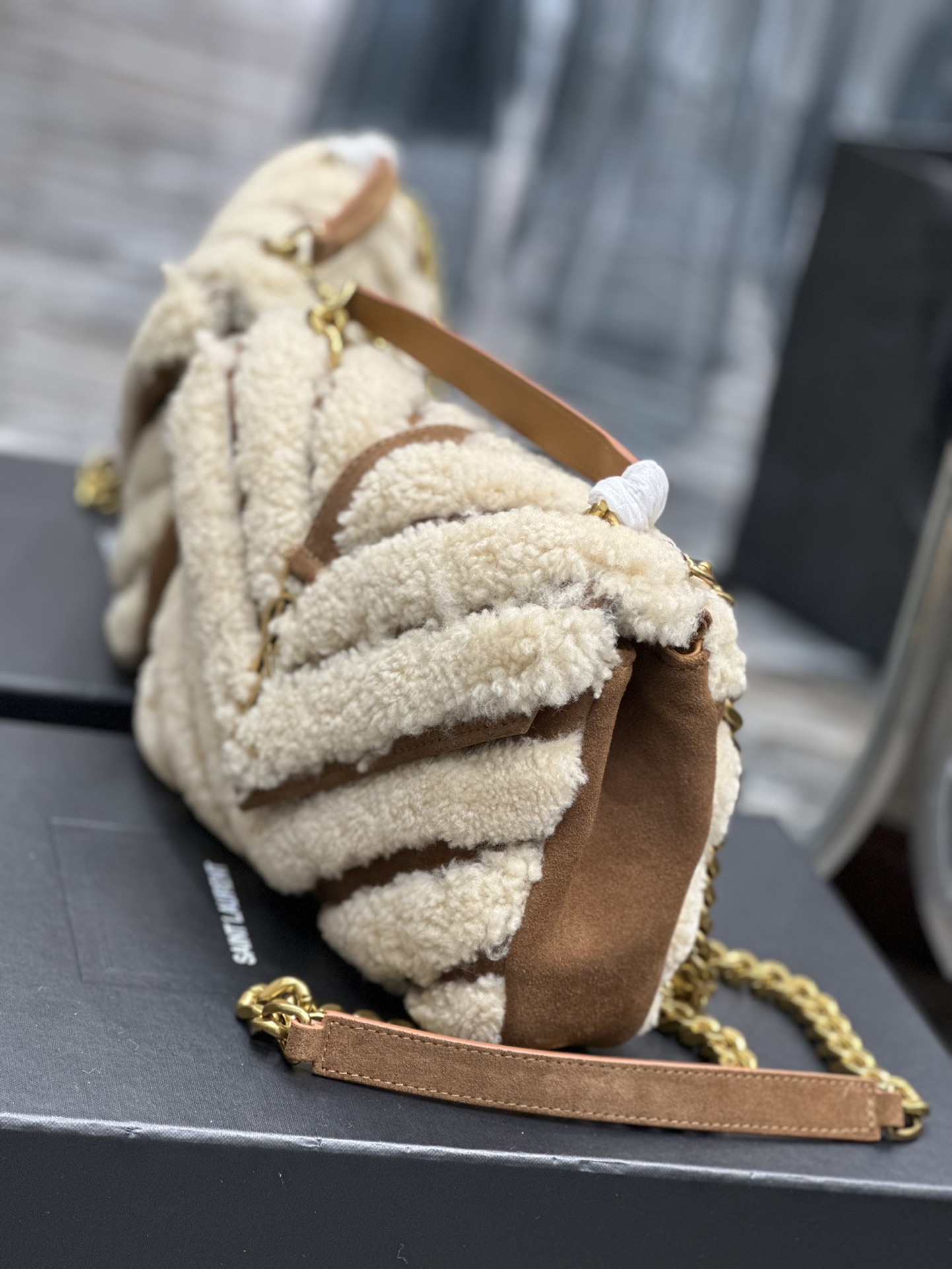 Y51 LouLou shoulder Bag 24CM 02