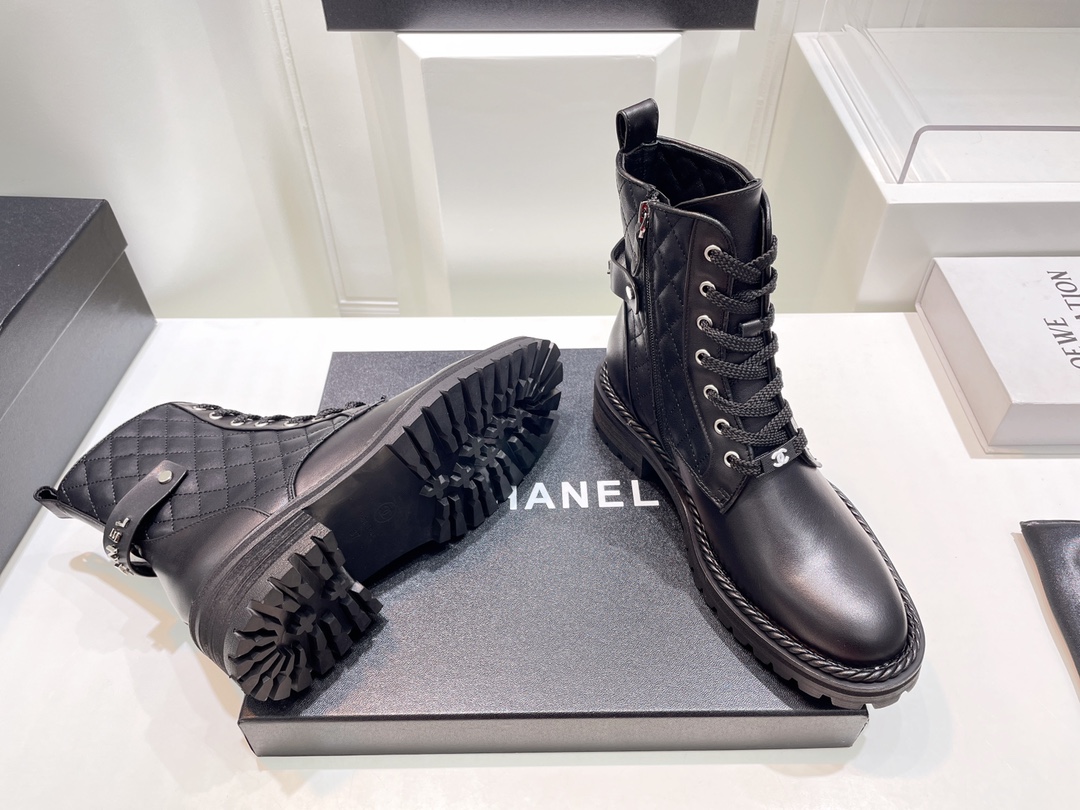 Ch**el Boots 012