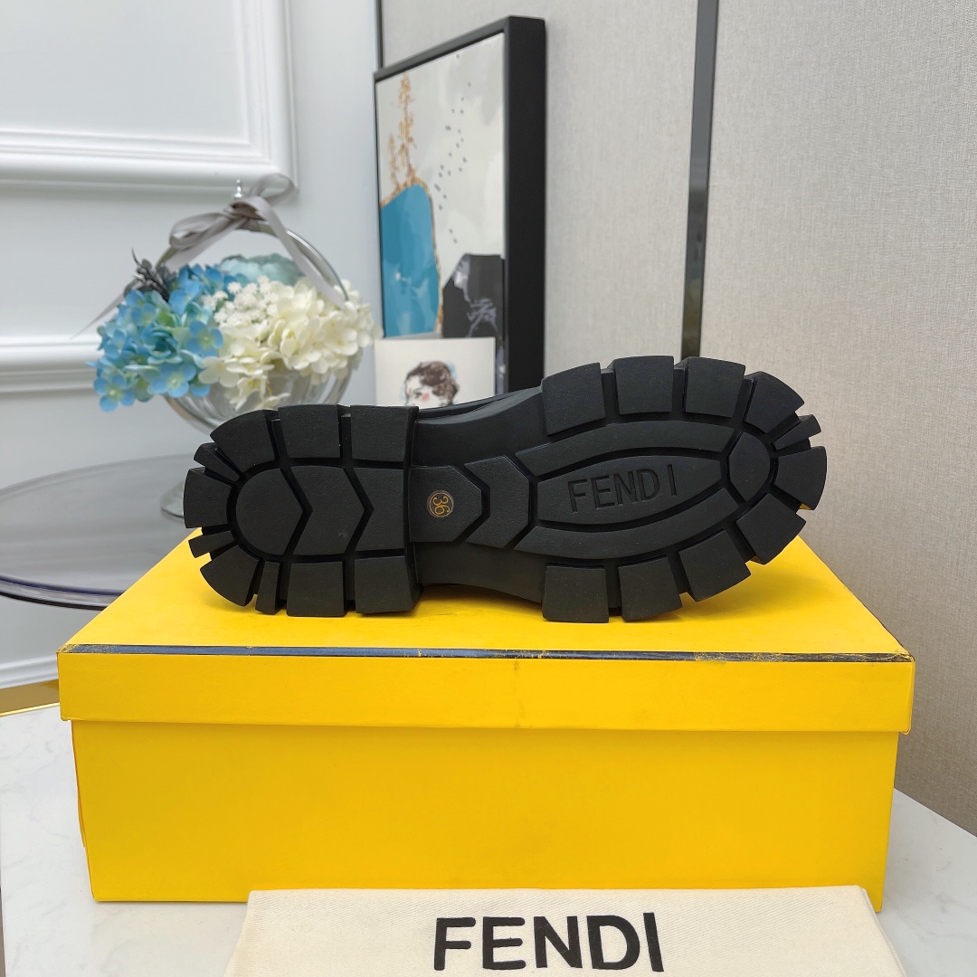 F**di Boots 04