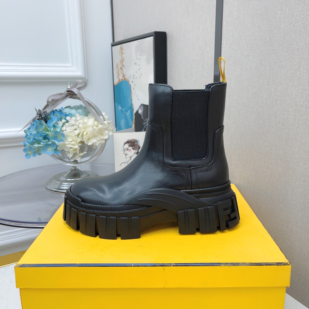 F**di Boots 04