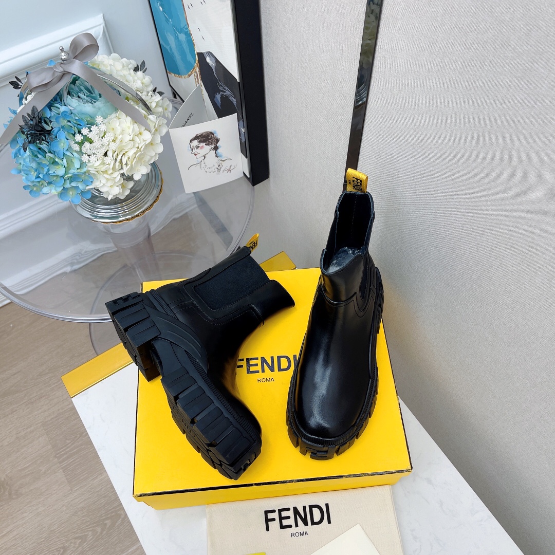 F**di Boots 04