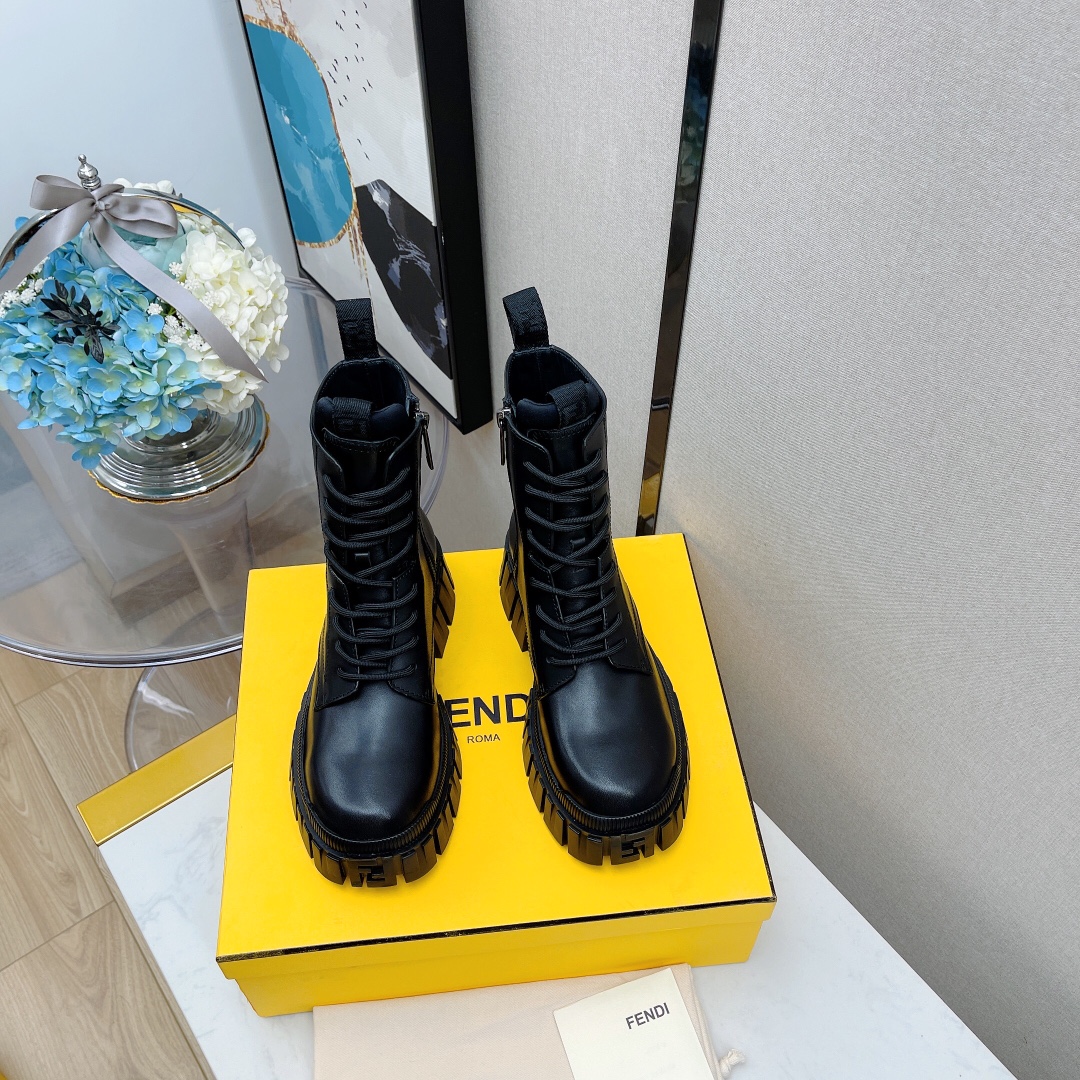 F**di Boots 5cm Black