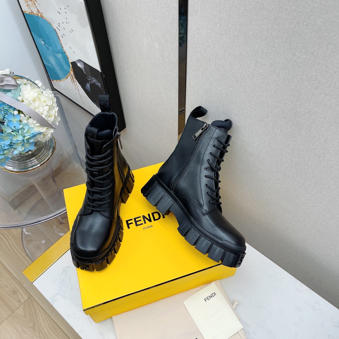 F**di Boots 5cm Black