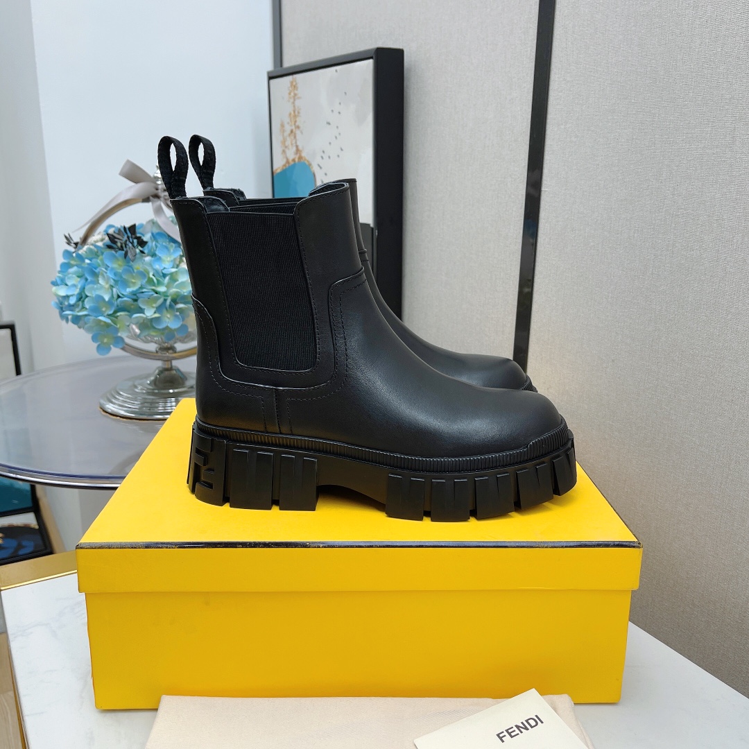 F**di Boots 5cm 02