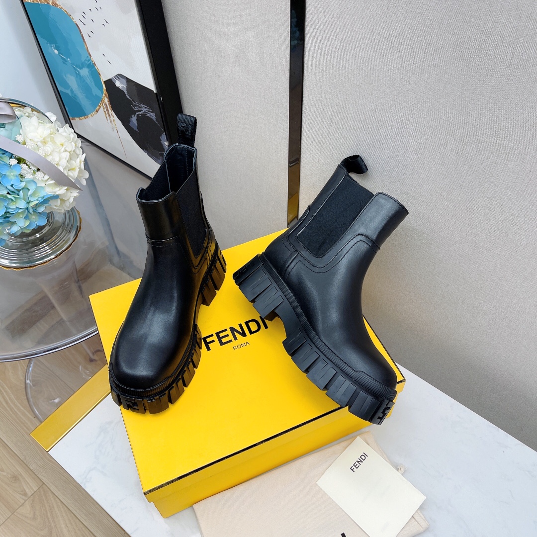 F**di Boots 5cm 02
