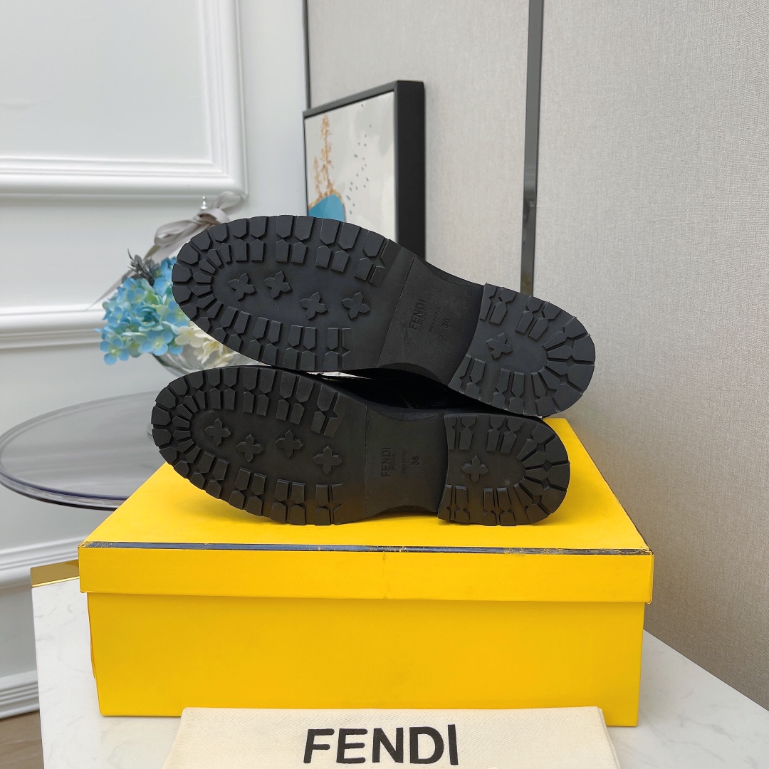 F**di Boots 05