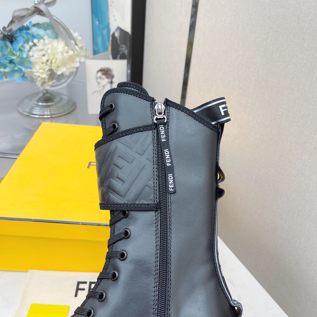 F**di Boots 05