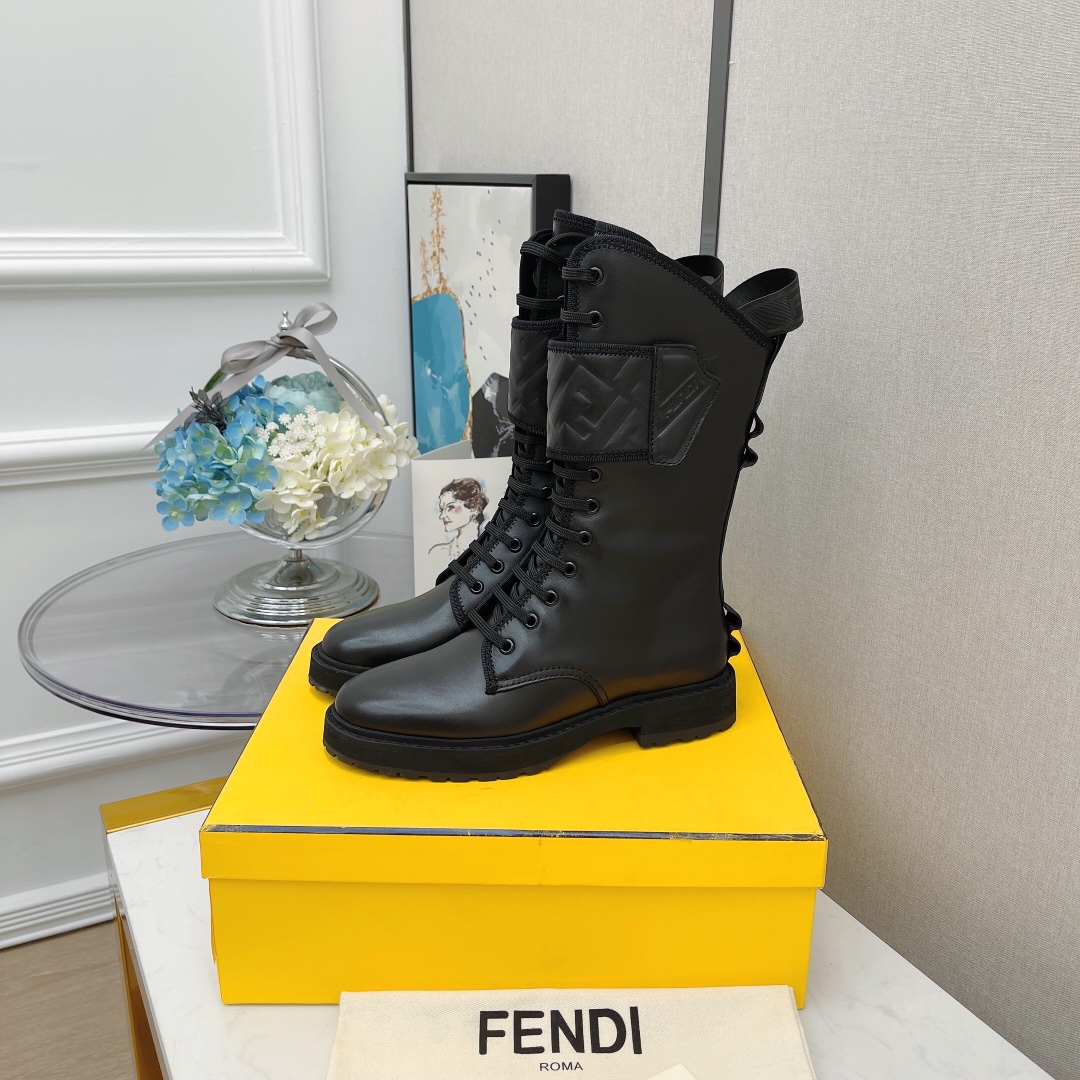 F**di Boots 03