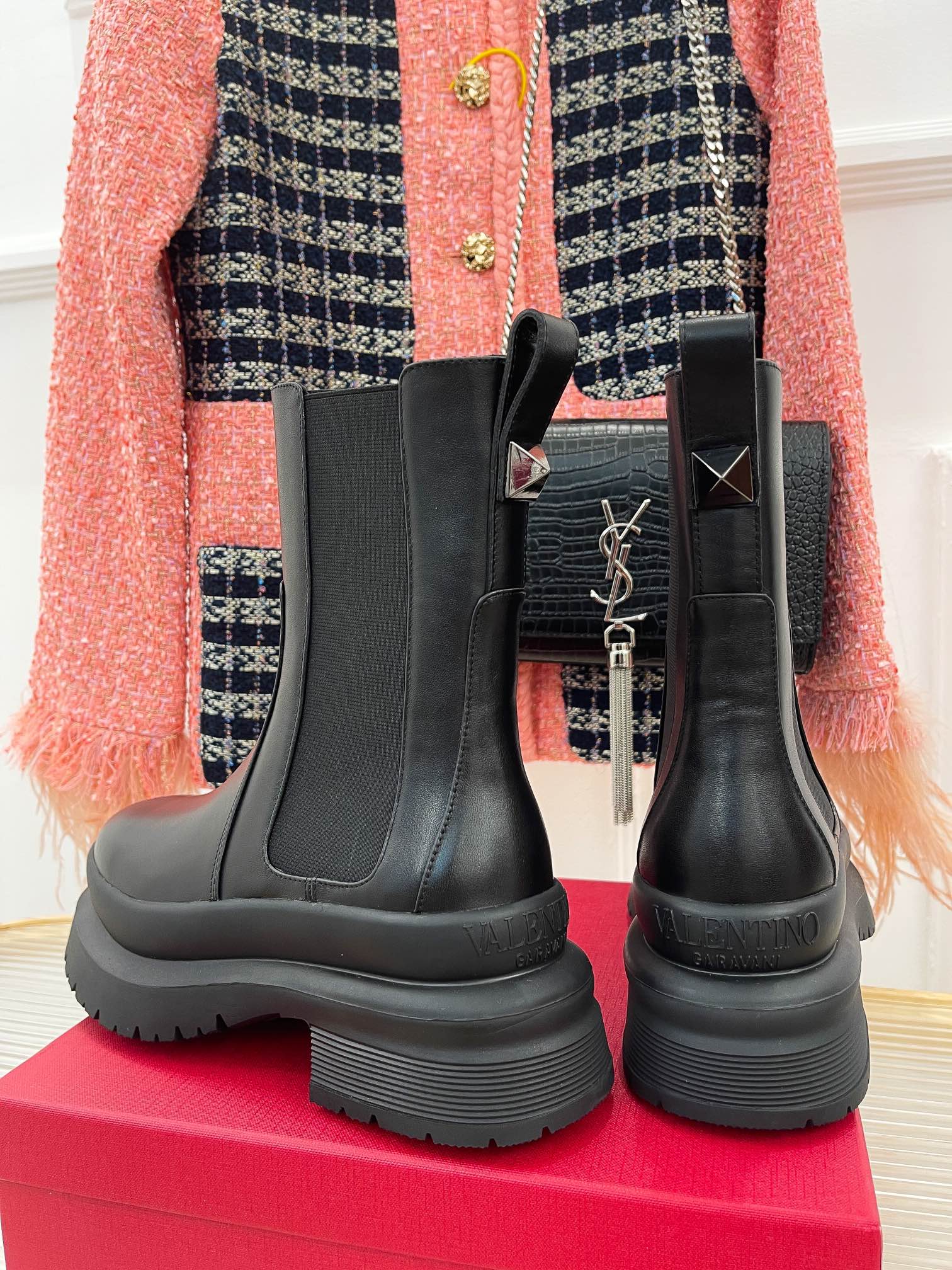 Va1e*ntin0 Boots Black