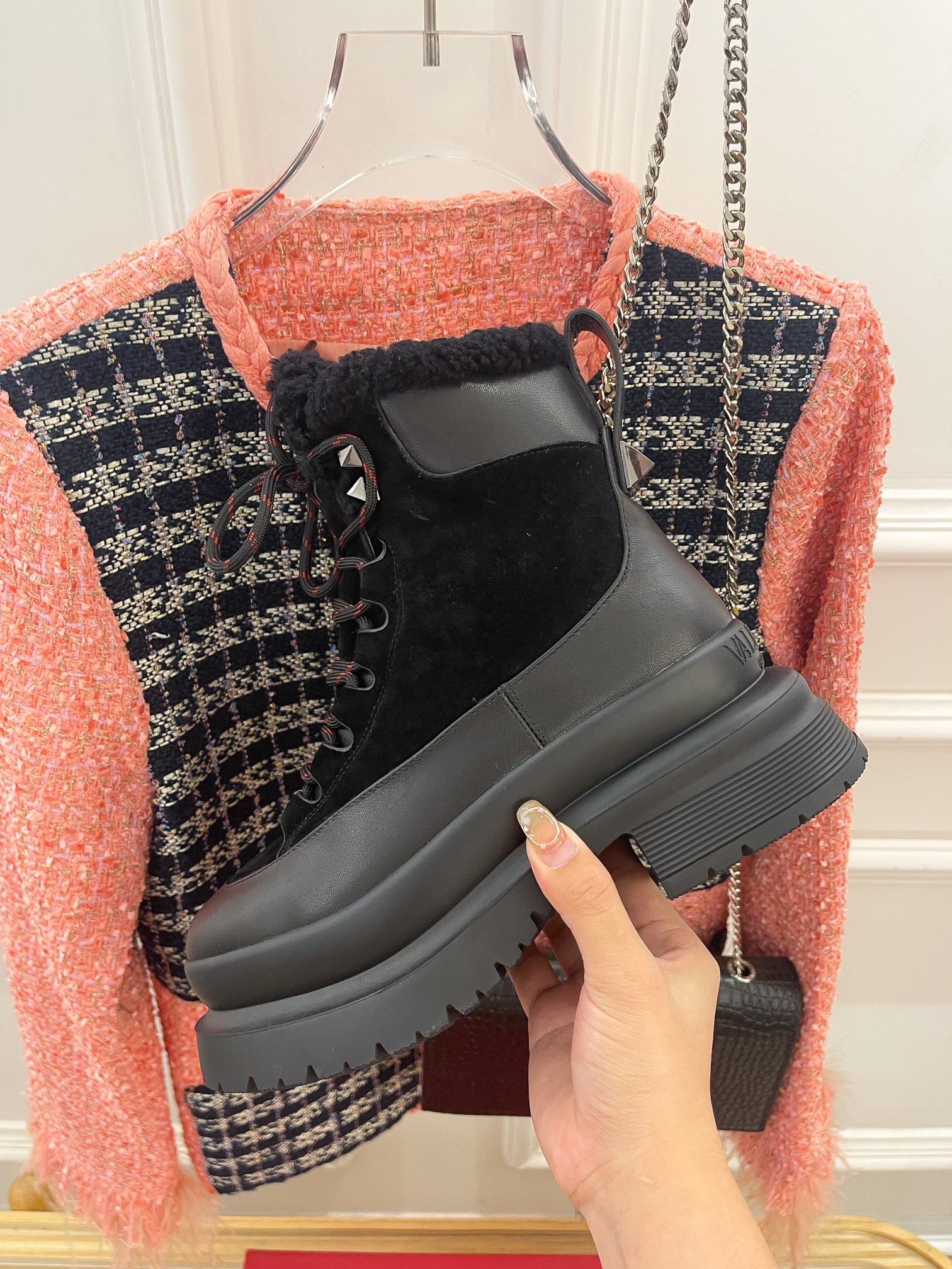 Va1e*ntin0 Boots 5cm Black