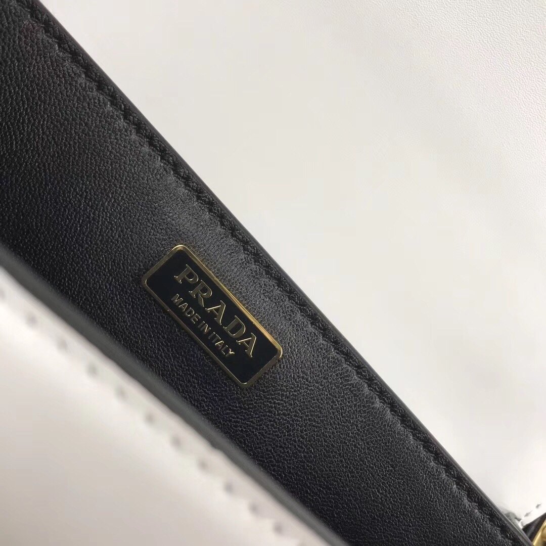 Pra*a Cahier Leather Shoulder Bag
