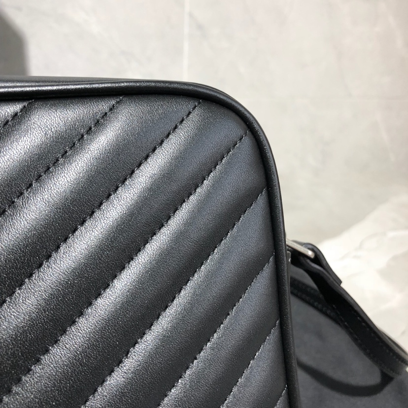 Y51 Loulou Camera Bag 23cm 03