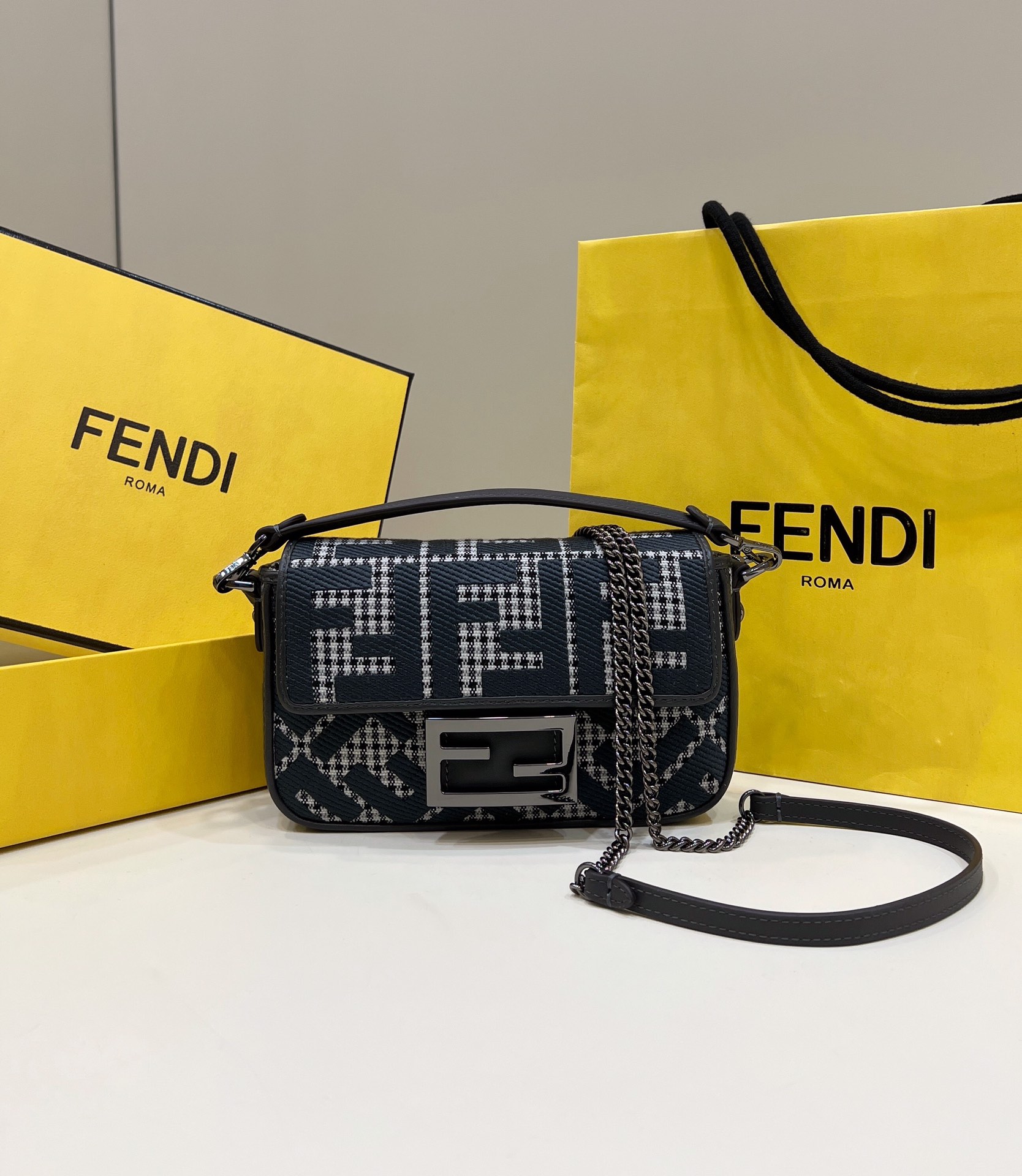 F**di Baguette Crossbody Bag Mini 19cm 02