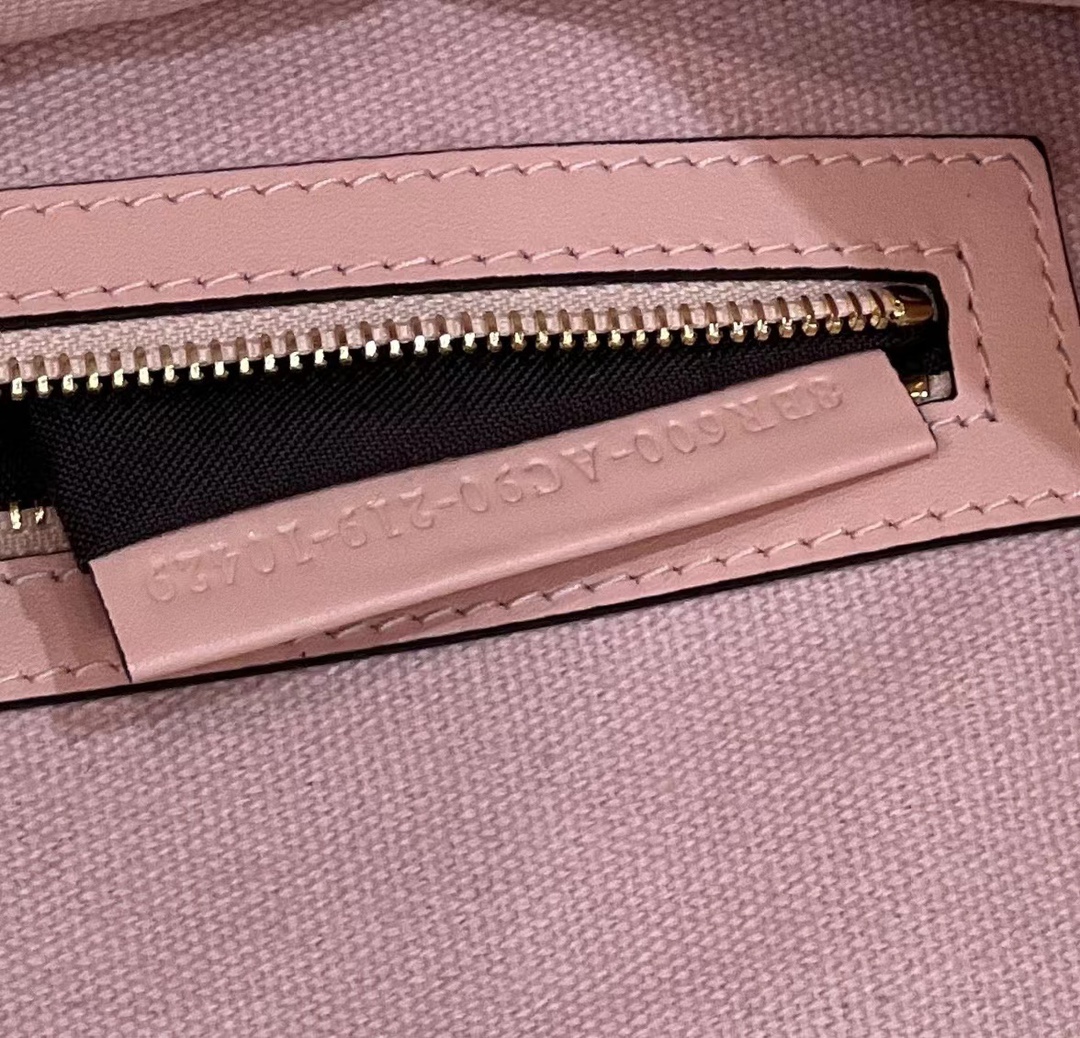 F**di Baguette Crossbody Bag 27cm Pink