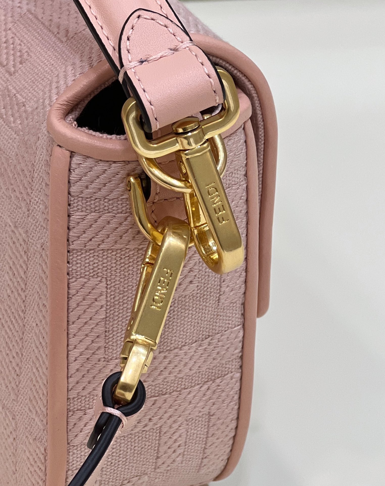 F**di Baguette Crossbody Bag 27cm Pink
