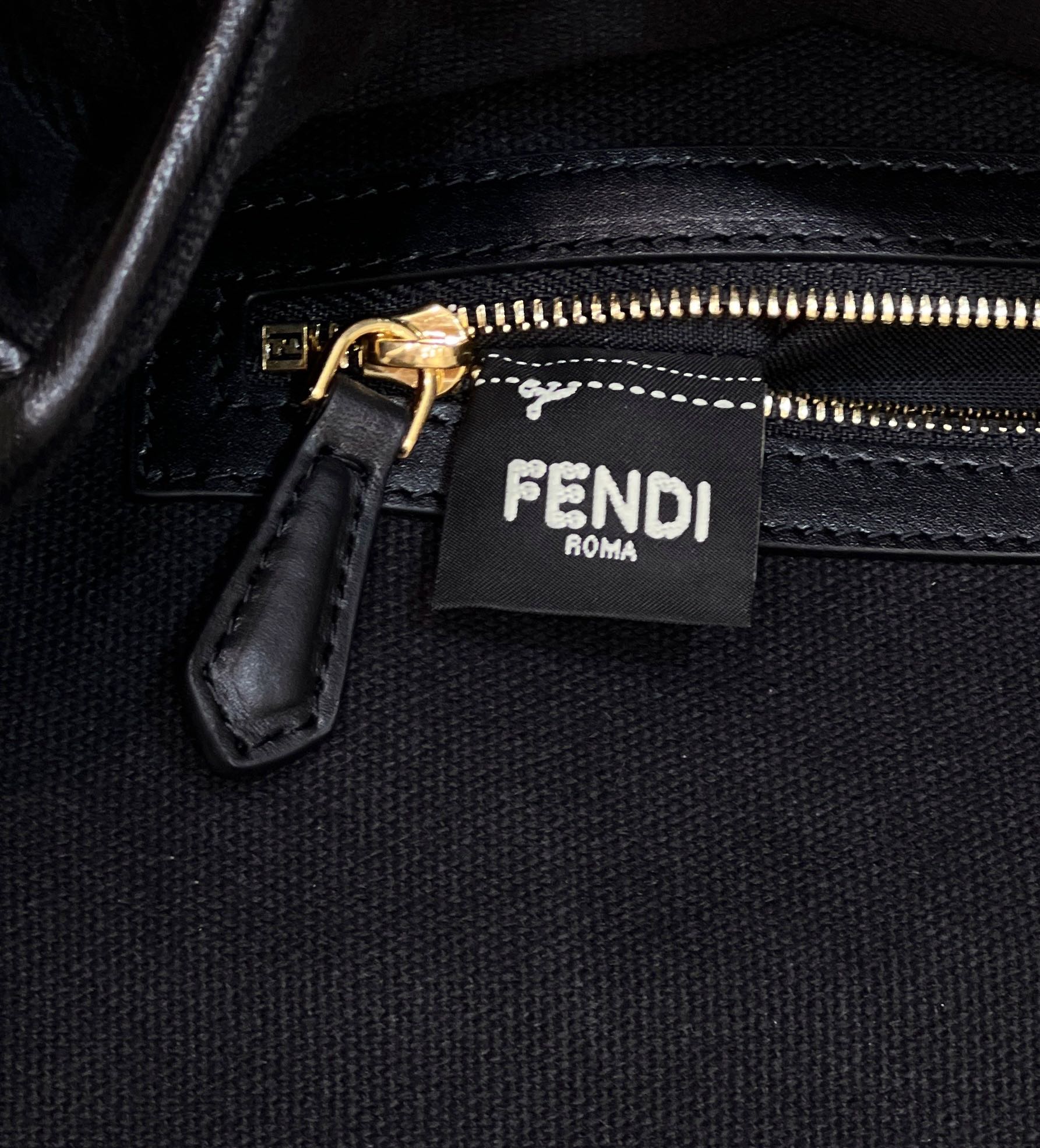 F**di Baguette Crossbody Bag 27cm Black