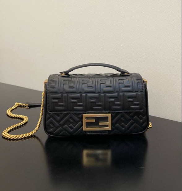 F**di Baguette Crossbody Bag 24cm Black