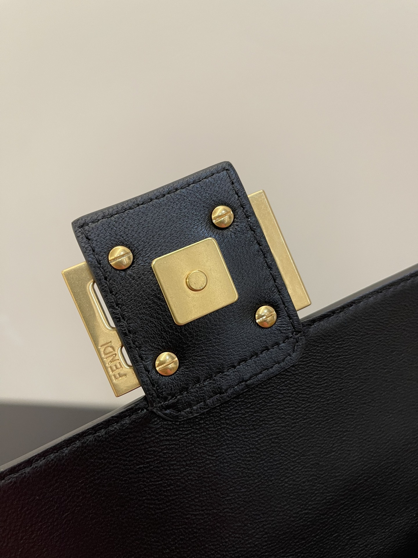 F**di Baguette Crossbody Bag 24cm Black