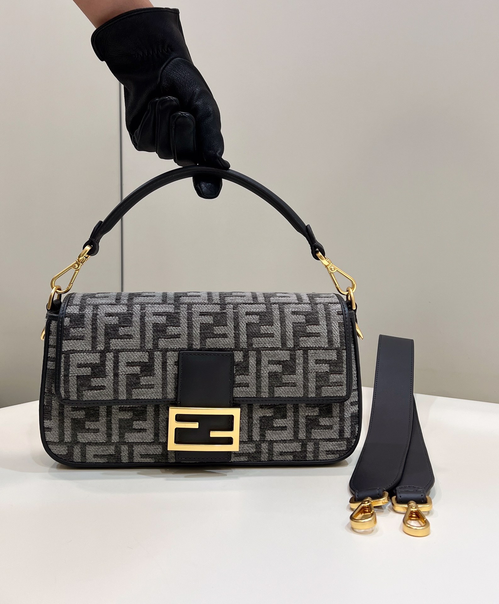 F**diIconic Baguette Crossbody Bag 27cm 