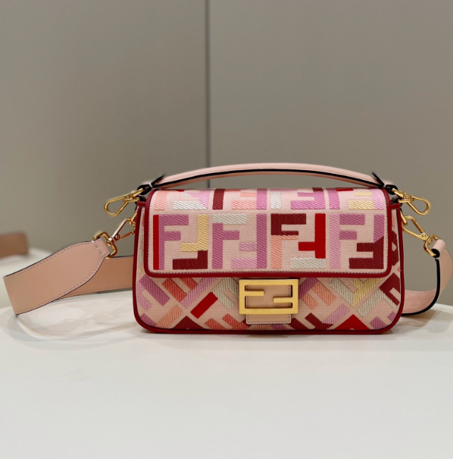 F**di Baguette Color Block FF Canvas Bag 02